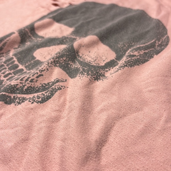🩷💀 Distressed Mauve Skull Print Sweat Shirt, Sz M 💀🩷 - Picture 9 of 9